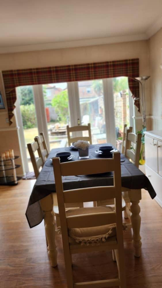 Cosy 4 Bed Home Edmonton Dış mekan fotoğraf